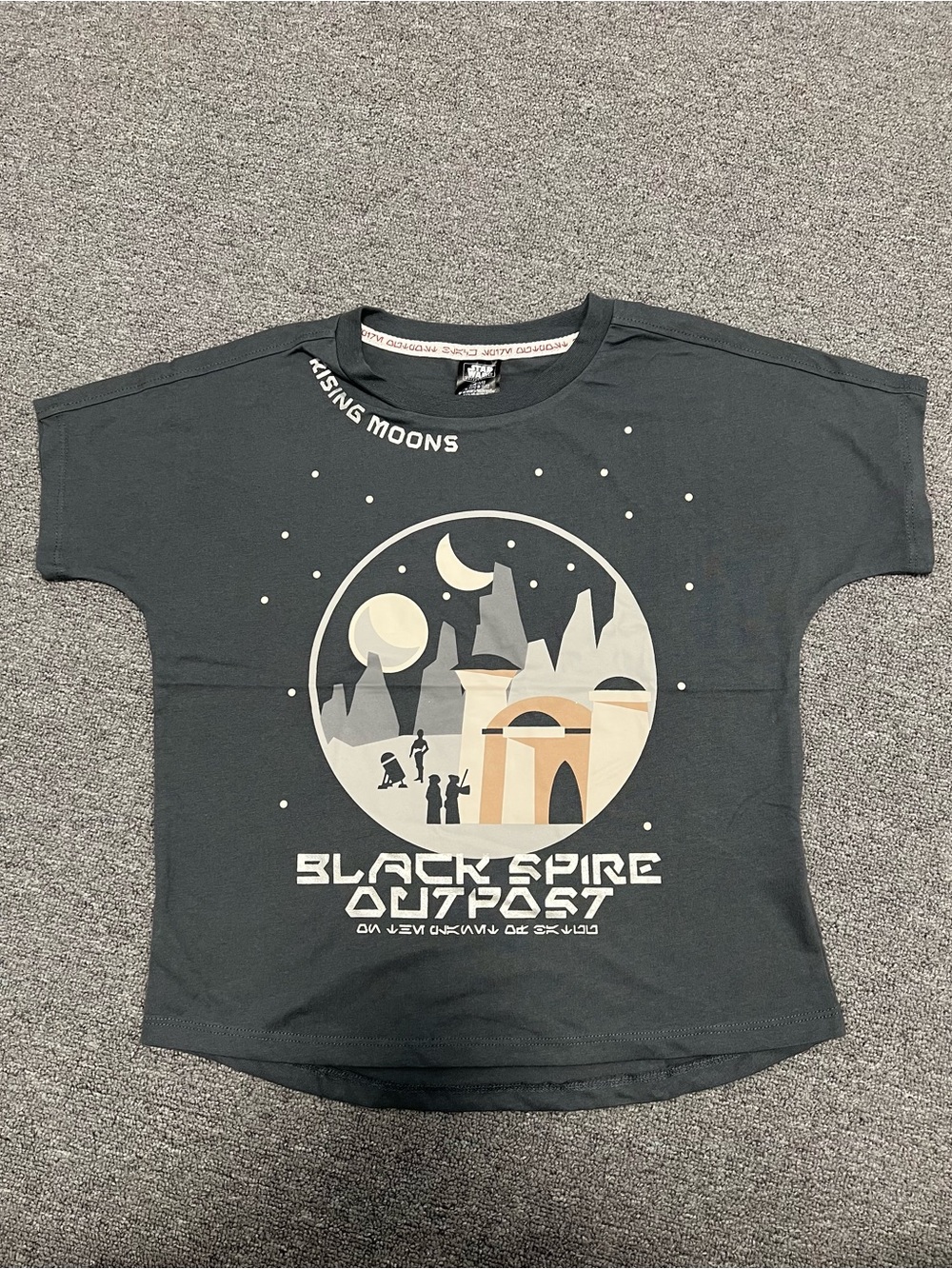 Star Wars Kid’s Dark Gray Short Sleeve Crop Tee with Cream & Tan Graphic